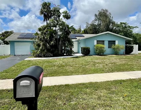 6801 SW 42nd Ct, Davie, FL 33314
