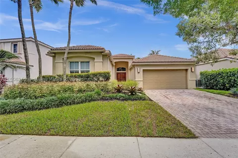 1019 Nandina Dr, Weston, FL 33327