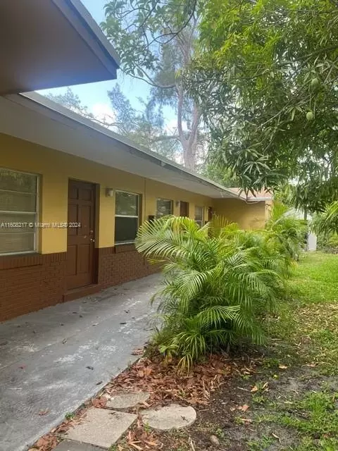 901 NE 12th Ave, Pompano Beach, FL 33060