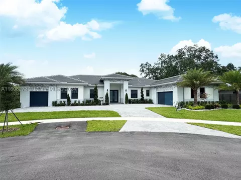 11180 SW 90 Ave, Miami, FL 33176