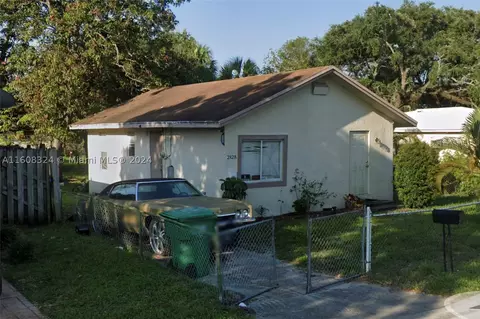 2828 NW 7th St, Fort Lauderdale, FL 33311