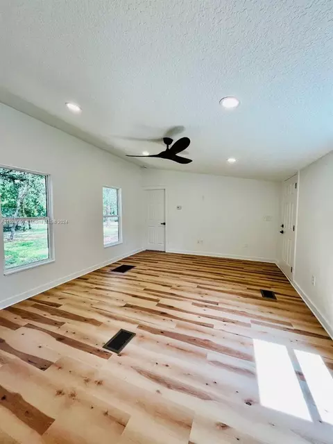725 N Griffith Ave, Crystal River, FL 34429 photo 5