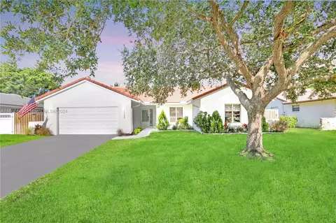 585 NW 113th Ter, Coral Springs, FL 33071
