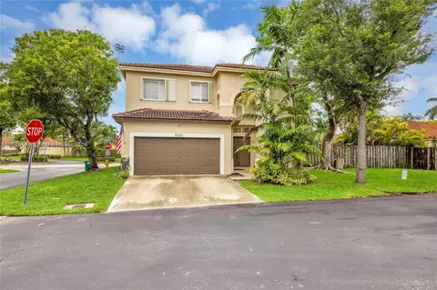 9065 SW 214th St, Cutler Bay, FL 33189