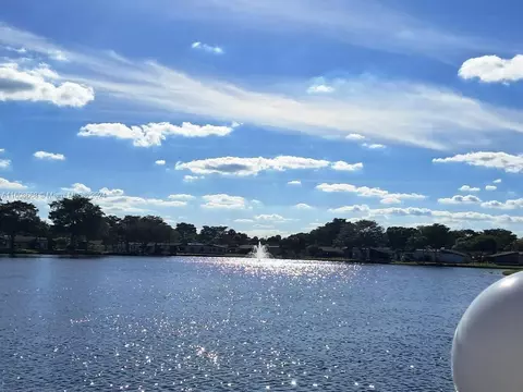 301 Cambridge Rd #303, Hollywood, FL 33024