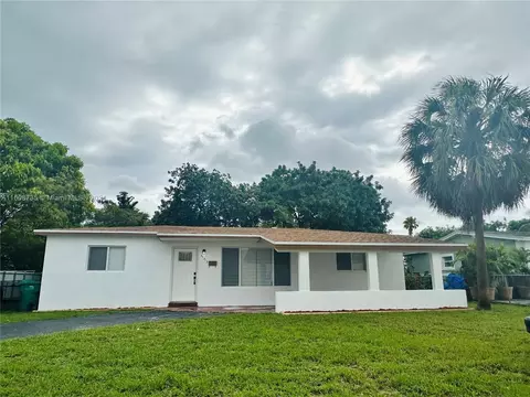 17515 NW Sunshine State Pkwy E, Miami Gardens, FL 33169