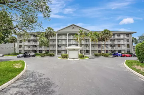 1524 Whitehall Dr #305, Davie, FL 33324