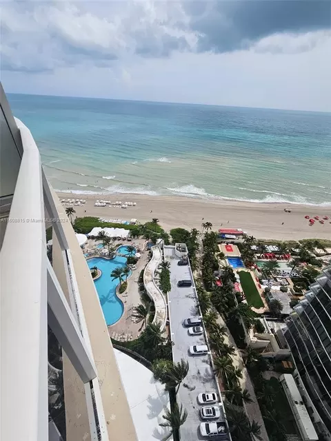 18001 Collins Ave #2112, Sunny Isles Beach, FL 33160