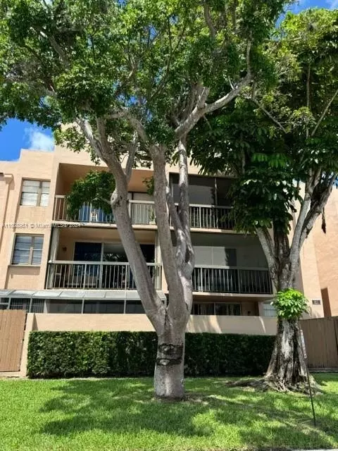 10975 SW 107th St #316, Miami, FL 33176