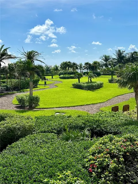 10275 Collins Ave #332, Bal Harbour, FL 33154