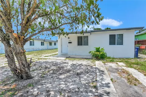 2429-31 NW 81st Ter, Miami, FL 33147