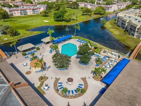 9201 Sunrise Lakes Blvd #103, Sunrise, FL 33322