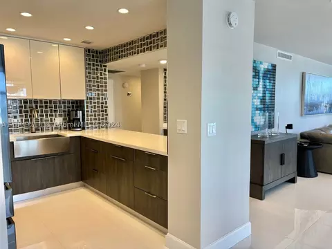 1985 S Ocean Dr #22P, Hallandale Beach, FL 33009