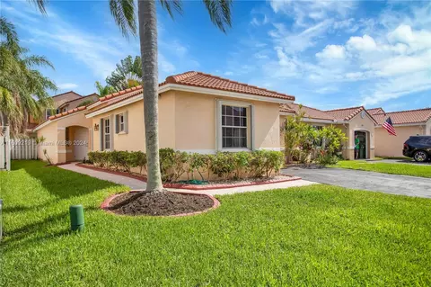 17302 NW 6th Ct, Pembroke Pines, FL 33029