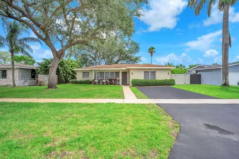 5507 Mckinley St, Hollywood, FL 33021