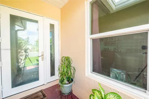 1200 SW 87th Way, Pembroke Pines, FL 33025