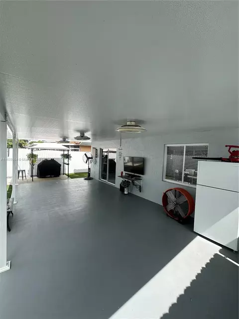 3457 W 74th Pl, Hialeah, FL 33018 photo 9