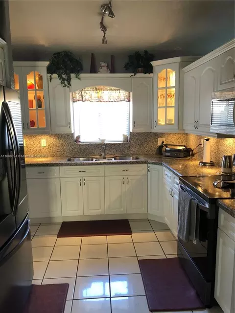 3457 W 74th Pl, Hialeah, FL 33018 photo 22
