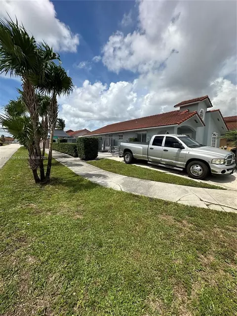 3457 W 74th Pl, Hialeah, FL 33018 photo 4