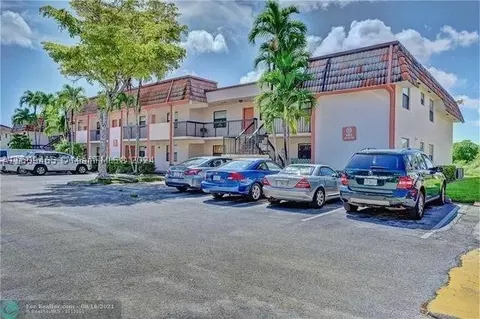 851 NE 207th Ter #6-202, Miami, FL 33179