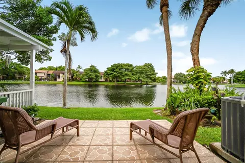 9724 NW 23rd Ct, Pembroke Pines, FL 33024