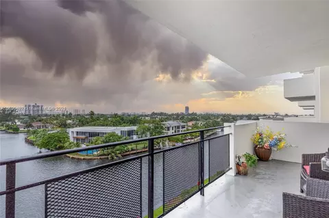 401 Golden Isles Dr #605, Hallandale Beach, FL 33009