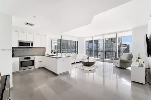 68 SE 6th St #1202, Miami, FL 33131