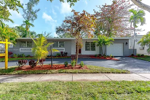 330 NE 121st Ter, North Miami, FL 33161
