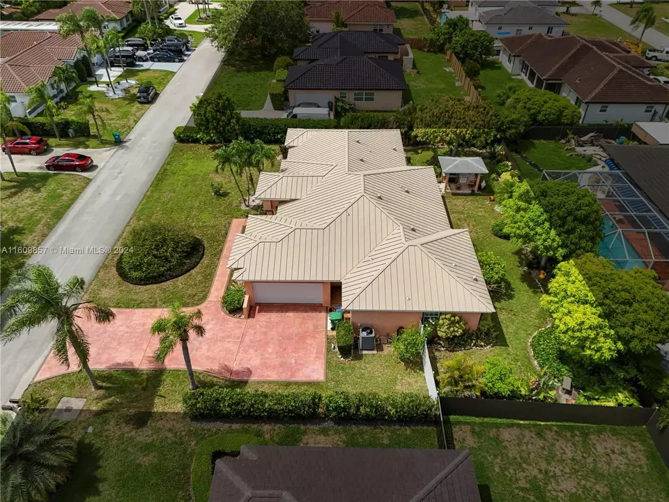 View/Area - 15765 SW 153rd Ct, Miami, FL 33187 photo 4 of 9