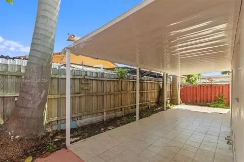 Exterior - 3172 W 71st Pl, Hialeah, FL 33018 photo 1 of 5