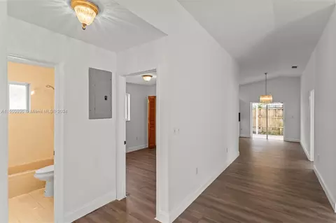 Entry Way - 3172 W 71st Pl, Hialeah, FL 33018 photo 4 of 4