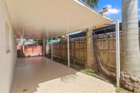 Exterior - 3172 W 71st Pl, Hialeah, FL 33018 photo 5 of 5