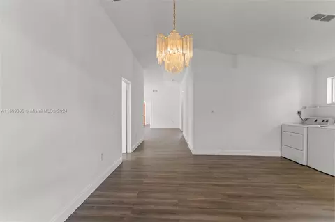 Entry Way - 3172 W 71st Pl, Hialeah, FL 33018 photo 3 of 4