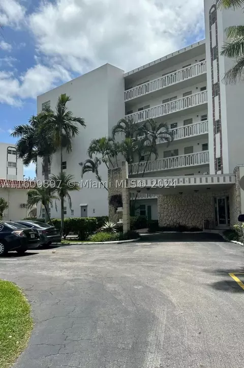 3181 S Ocean Dr #307, Hallandale Beach, FL 33009