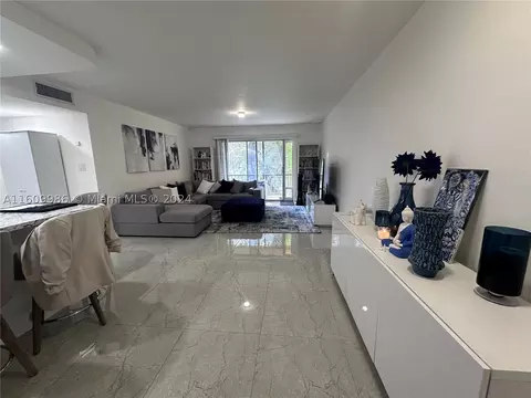 13700 SW 62 St #249, Miami, FL 33183