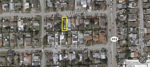 728 E 39th St, Hialeah, FL 33013 photo 1