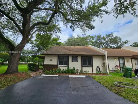 1540 NW 97th Ave, Pembroke Pines, FL 33024