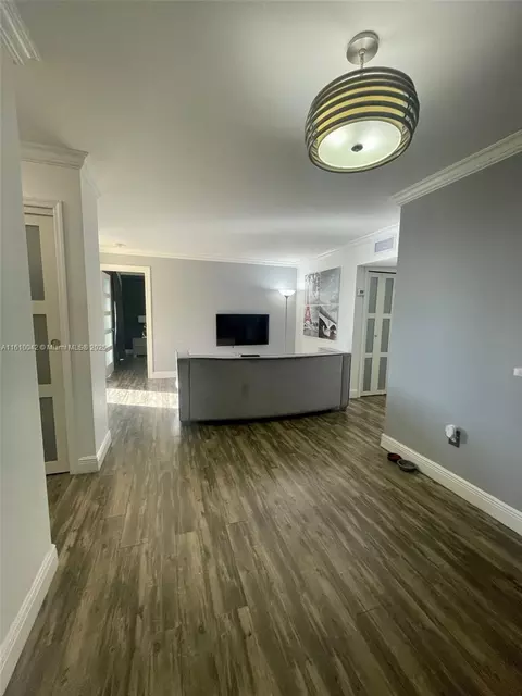 11800 SW 18th St #131-4, Miami, FL 33175