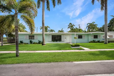 9395 SW 179th Ter, Palmetto Bay, FL 33157