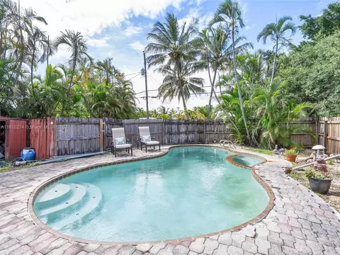 2227 Roosevelt St, Hollywood, FL 33020