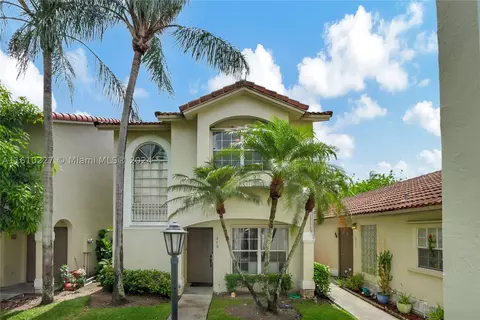 313 NW 109th Ave #313, Pembroke Pines, FL 33026