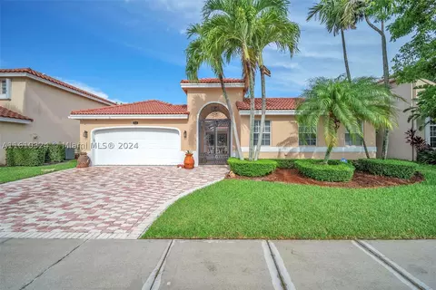 570 SW 198th Ter, Pembroke Pines, FL 33029