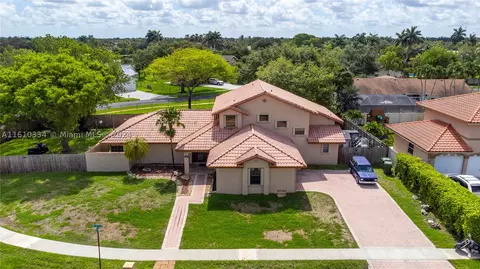 431 NW 203rd Ave, Pembroke Pines, FL 33029