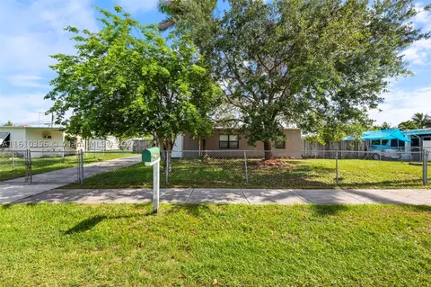 15435 Garfield Dr, Homestead, FL 33033