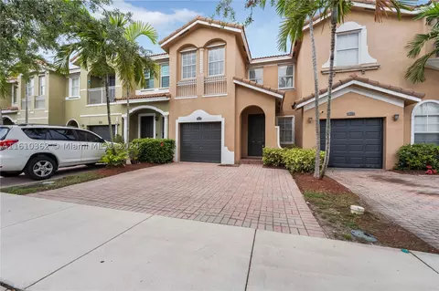 2415 SE 14th St, Homestead, FL 33035