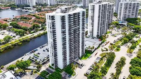 3625 N Country Club Dr #2608, Aventura, FL 33180