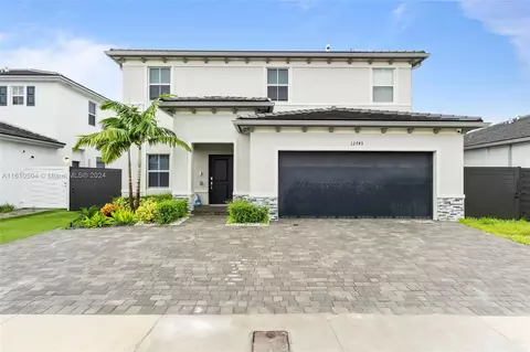 12743 SW 211th St, Miami, FL 33177