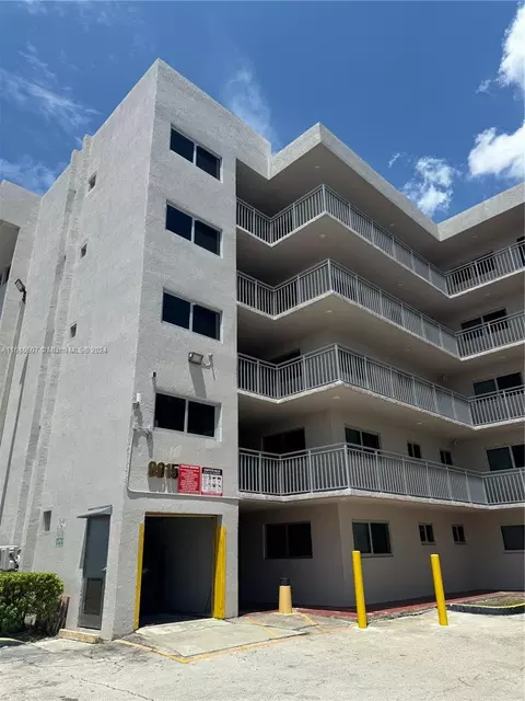 9915 W Okeechobee Rd #2-508, Hialeah Gardens, FL 33016