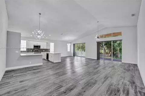 1576 SW 151st Ave, Pembroke Pines, FL 33027