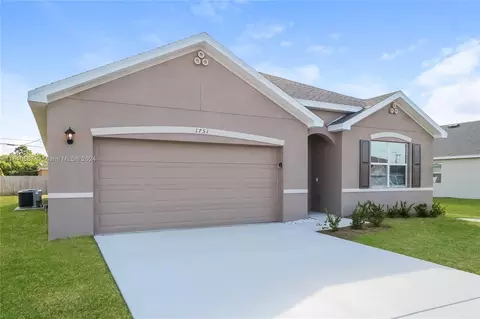 1751 SW Gloria Ln, Port Saint Lucie, FL 34953
